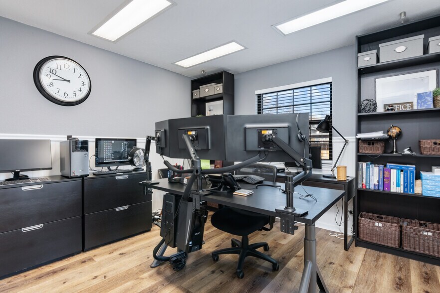 More Photos Of 2023 Lockhill Selma Rd, San Antonio Office Residential For Sale