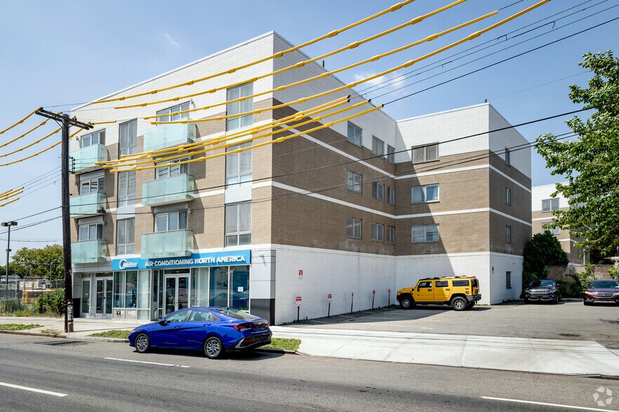 More Photos Of 15815 Union Tpke, Flushing Storefront Retail Residential For Sale