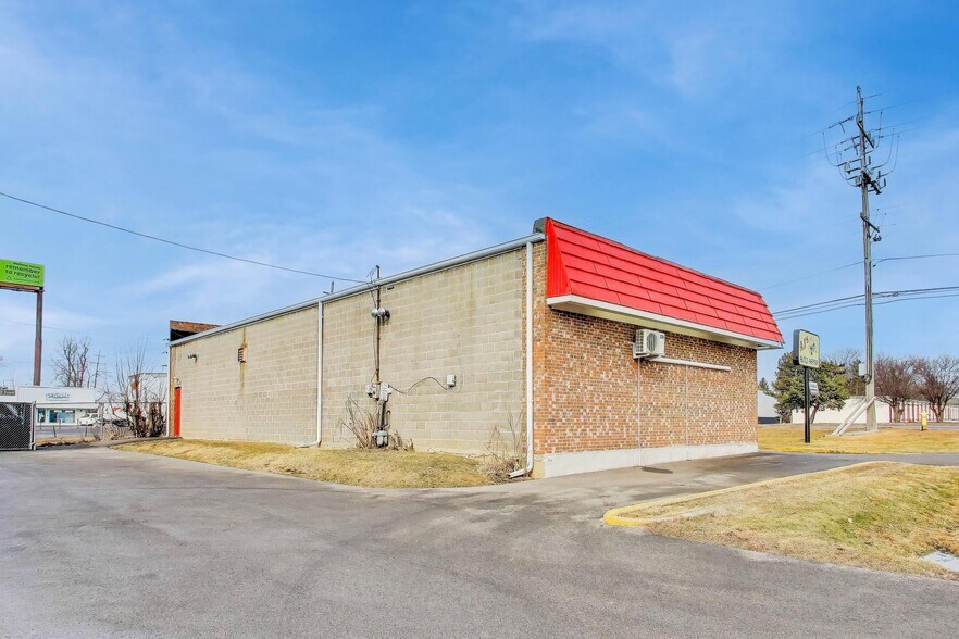 More Photos Of 18W455 Roosevelt Rd, Lombard Auto Repair For Sale