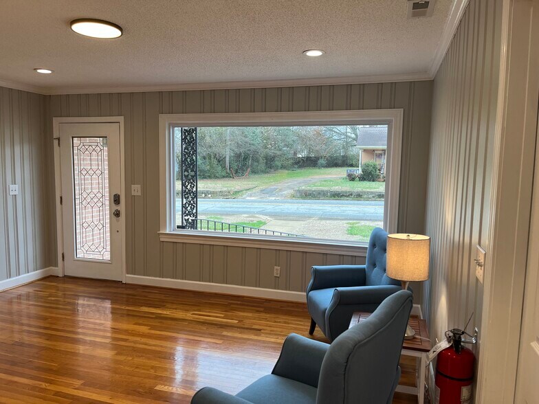 More Photos Of 122 Memorial Dr, Greer Loft Creative Space For Lease