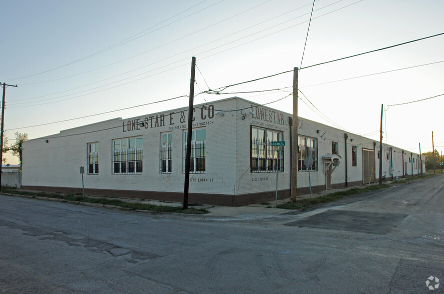 Primary Photo Of 2702 Logan St, Dallas Warehouse For Lease