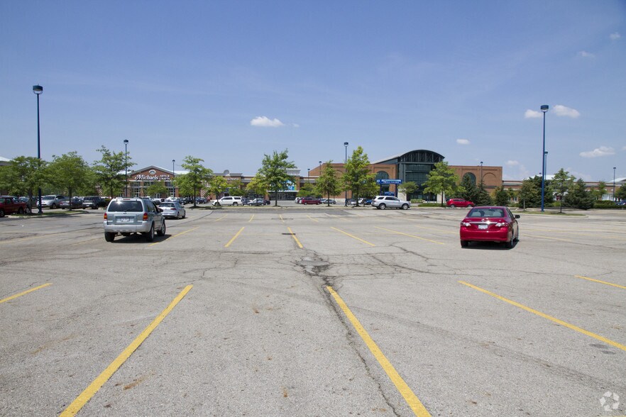 More Photos Of 3670-3780 Easton Market, Columbus General Retail For Lease