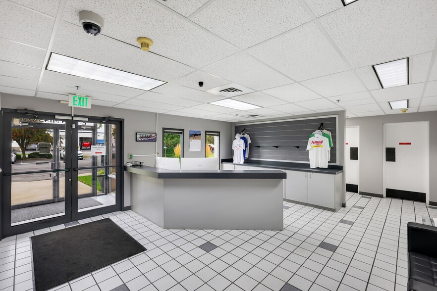 More Photos Of 6715 E Mission Ave, Spokane Warehouse For Lease