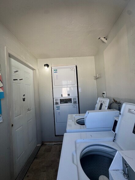More Photos Of 2053 N Alvernon Rd, Tucson Apartments For Sale