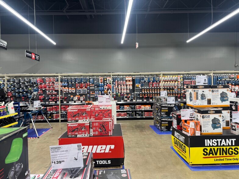 More Photos Of 1301-1395 W Fort Williams St, Sylacauga Supermarket For Sale