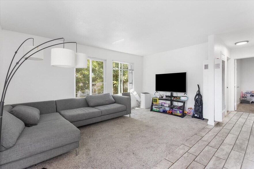 More Photos Of 812 Delaware St, Fairfield Apartments For Sale