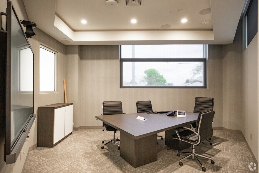 More Photos Of 511 Ocean Ave, Massapequa Office For Lease