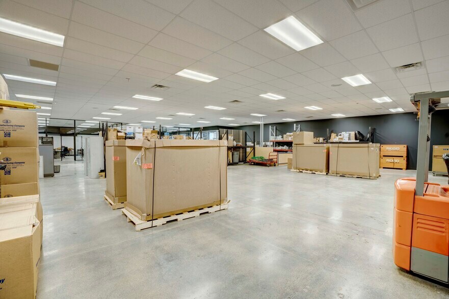 More Photos Of 5615 Rufe Snow Dr, North Richland Hills Freestanding For Sale