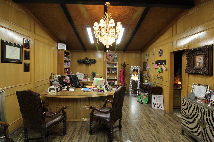 More Photos Of 1221 W University Blvd, Odessa Medical For Sale