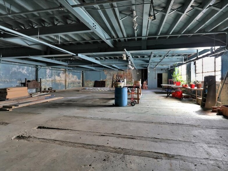 More Photos Of 1524 Friedensburg Rd, Reading Storefront Retail Residential For Sale
