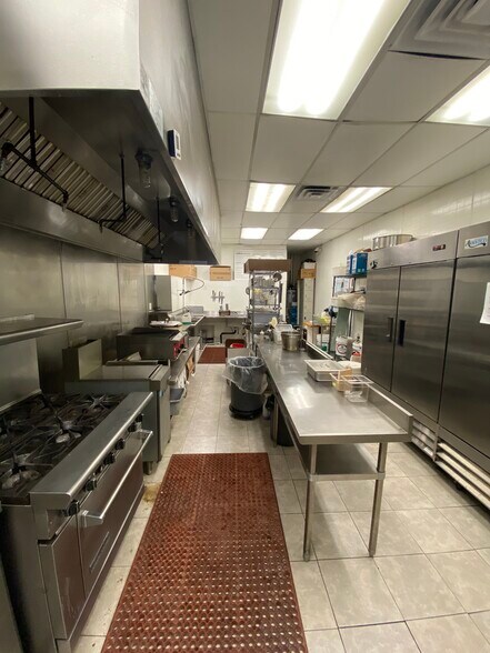 More Photos Of 3756 W Avenue 40, Los Angeles Storefront For Lease