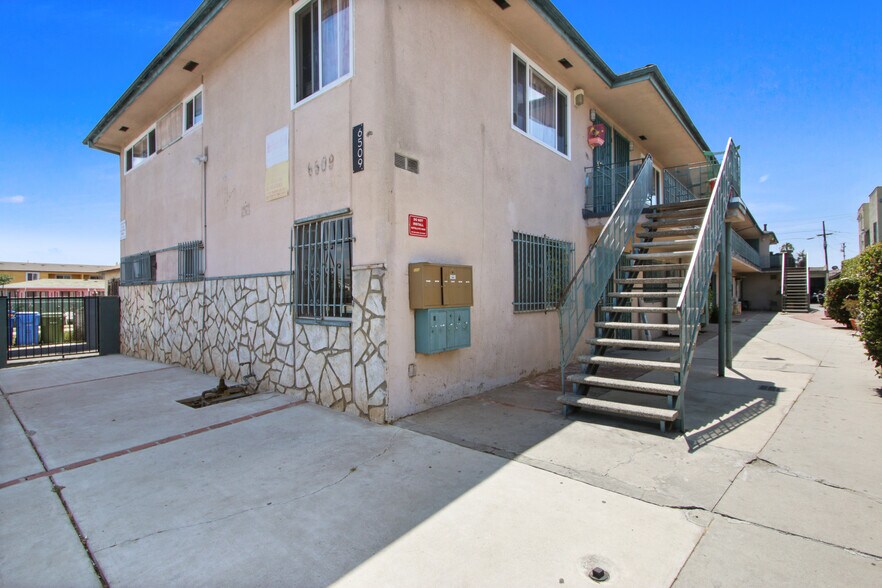 More Photos Of 6509 Brynhurst Ave, Los Angeles Apartments For Sale