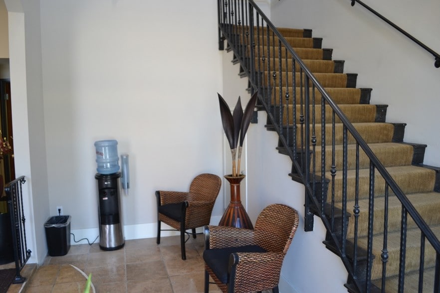 More Photos Of 10960 Ventura Blvd, Studio City Office For Lease