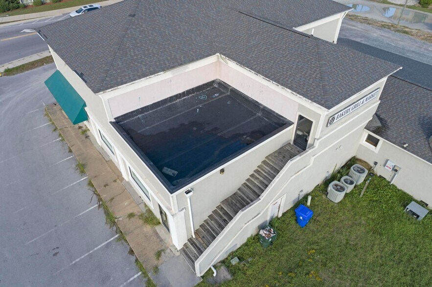 More Photos Of 404 Roland Ave, Surf City Restaurant For Sale