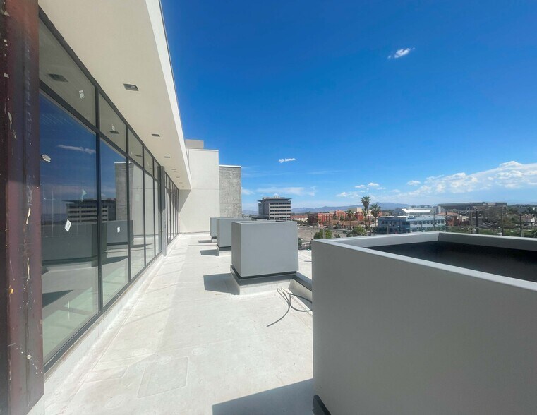 More Photos Of 201 S Las Vegas Blvd, Las Vegas Office For Lease