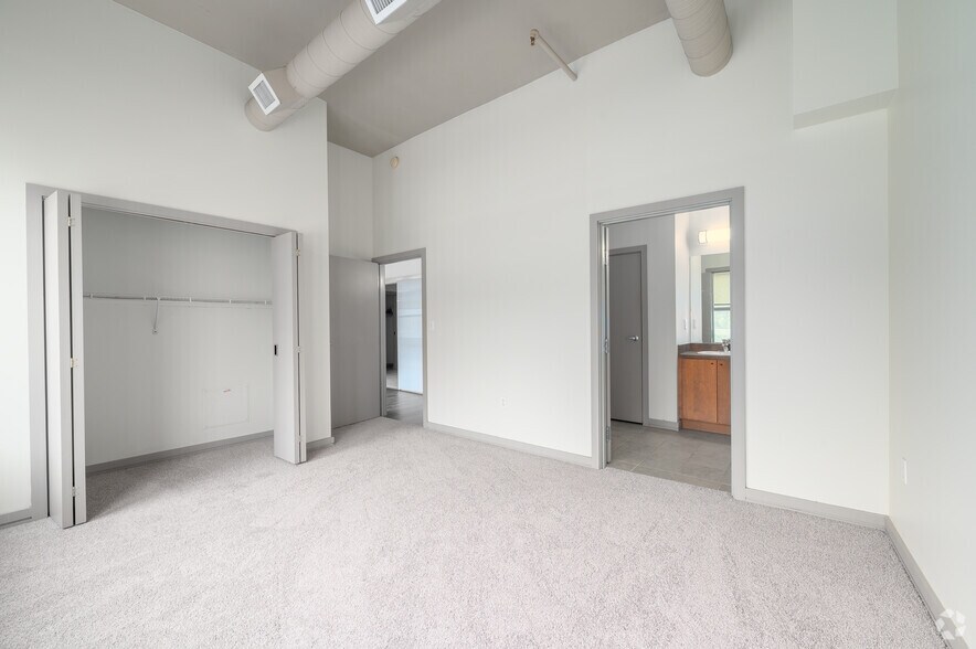 More Photos Of 2010-2020 Euclid Ave, Cleveland Apartments For Lease