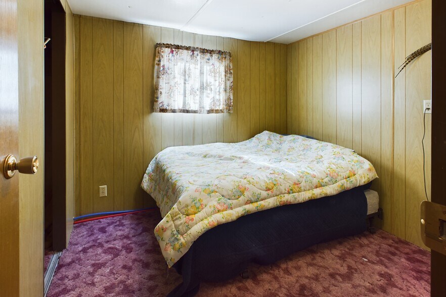 More Photos Of 213and 233 Main st, Roy Restaurant For Sale