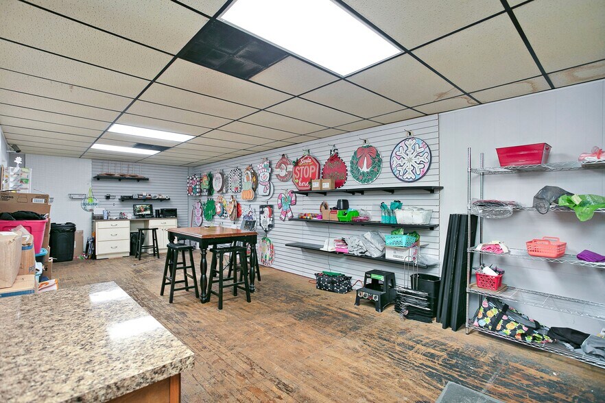 More Photos Of 537 E Main St, Lebanon Freestanding For Sale