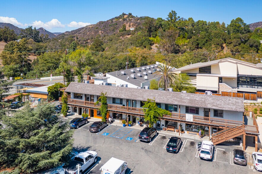 More Photos Of 106 N Topanga Canyon Blvd, Topanga Storefront Retail Office For Lease