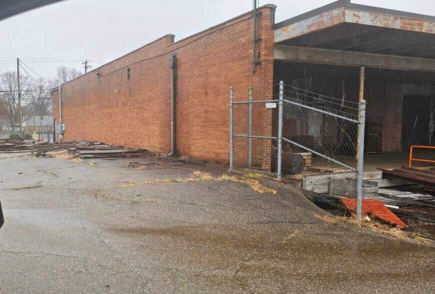 More Photos Of 1038 Triplett Blvd, Akron Manufacturing For Sale