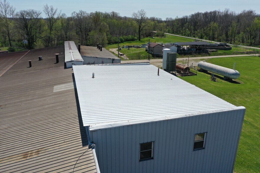 More Photos Of 400 S Gray St, Albany Manufacturing For Sale