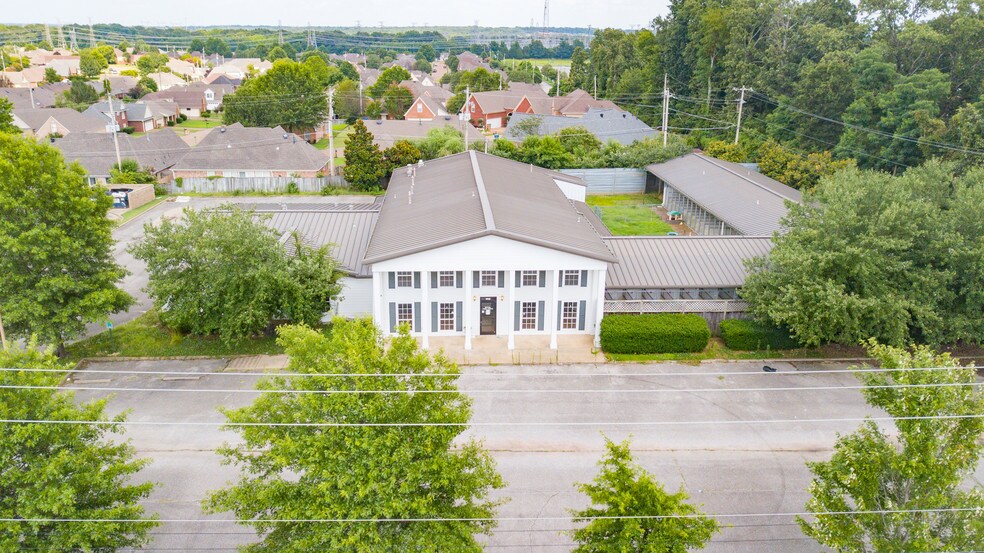 More Photos Of 1850 Berryhill Rd, Cordova Veterinarian Kennel For Sale