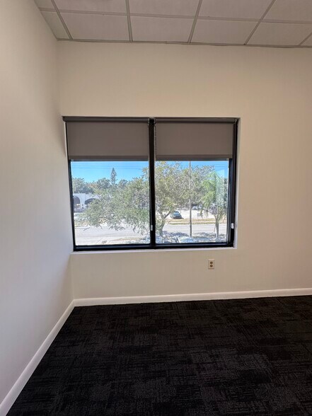 More Photos Of 4205 S Macdill Ave, Tampa Unknown For Lease