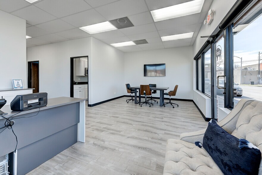 More Photos Of 121 N Crawford Ave, Norman Office For Lease