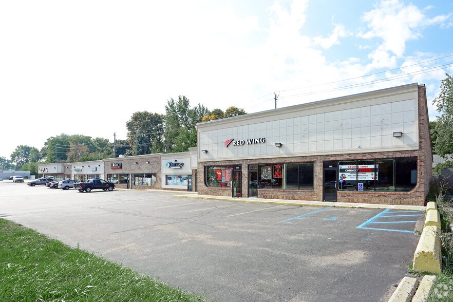 More Photos Of 290-316 S Telegraph Rd, Pontiac Storefront For Lease