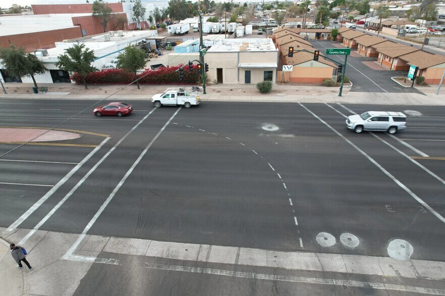 More Photos Of 112 S Country Club Dr, Mesa Light Distribution For Sale