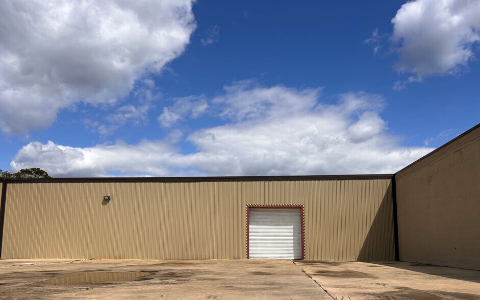 More Photos Of 544 Winfield Cir, Hartwell Manufacturing For Lease