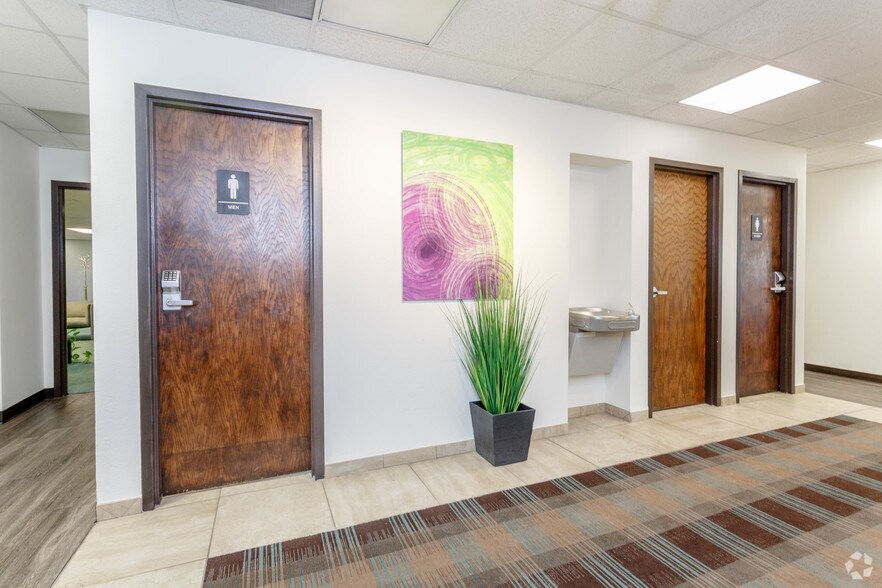 More Photos Of 9725 E Hampden Ave, Denver Office For Lease