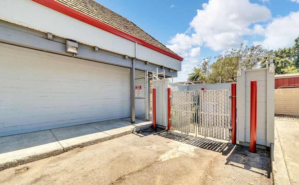 More Photos Of 37981 Niles, Fremont Freestanding For Lease