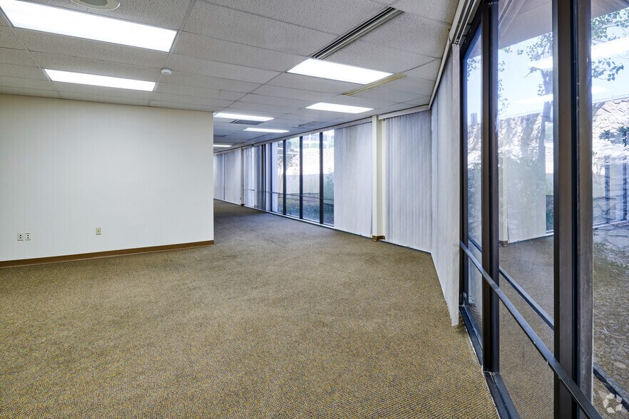 More Photos Of 4171 N Mesa St, El Paso Medical For Lease