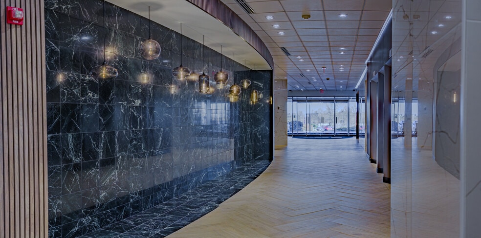 More Photos Of 6200 Oak Tree Blvd, Independence Office For Lease