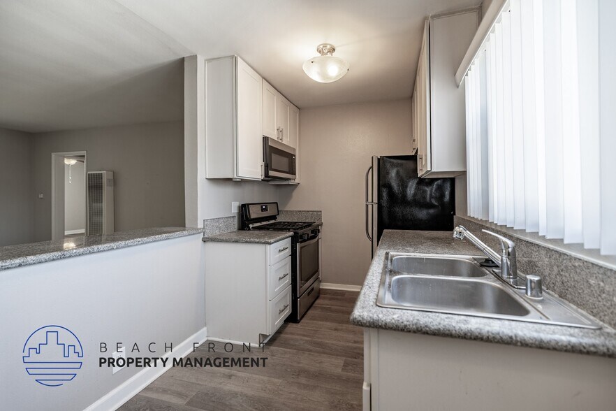 More Photos Of 125 Ximeno Ave, Long Beach Apartments For Sale