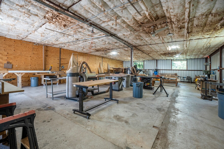 More Photos Of 2113 Garden Rd, Pearland Light Distribution For Sale