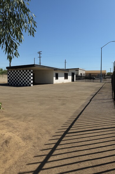 More Photos Of 1240 E California Ave, Bakersfield Carwash For Lease