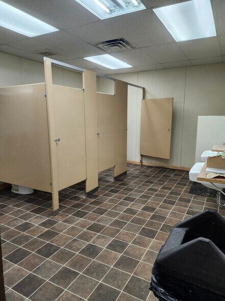 More Photos Of 826 Franklin Rd, Mercer Medical For Lease