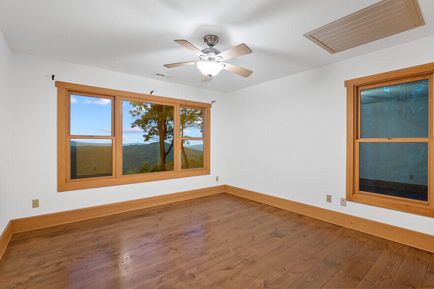 More Photos Of 243 Ridgeline Dr, Brevard Specialty For Sale