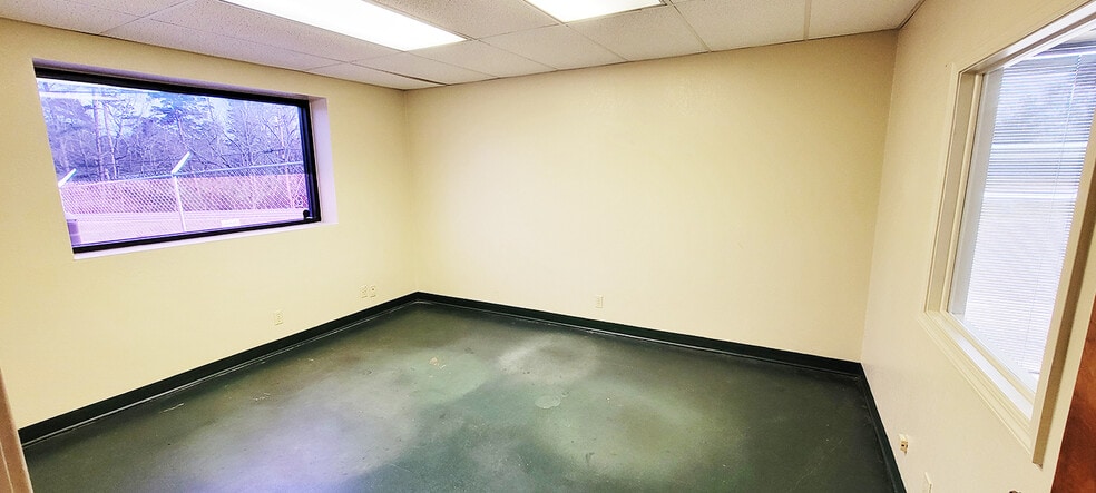 More Photos Of 6099 FM 2767, Tyler Industrial For Lease