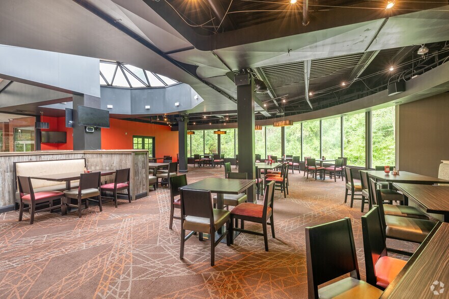 More Photos Of 7195 Eastwood Dr, Beaver Falls Hotel For Sale