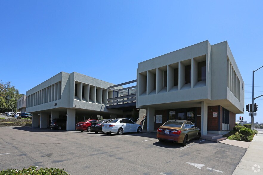 More Photos Of 2191 S El Camino Real, Oceanside Office For Lease