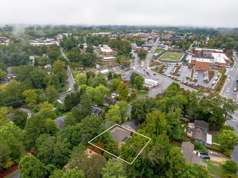 More Photos Of 1029 Patton St, Hendersonville Apartments For Sale