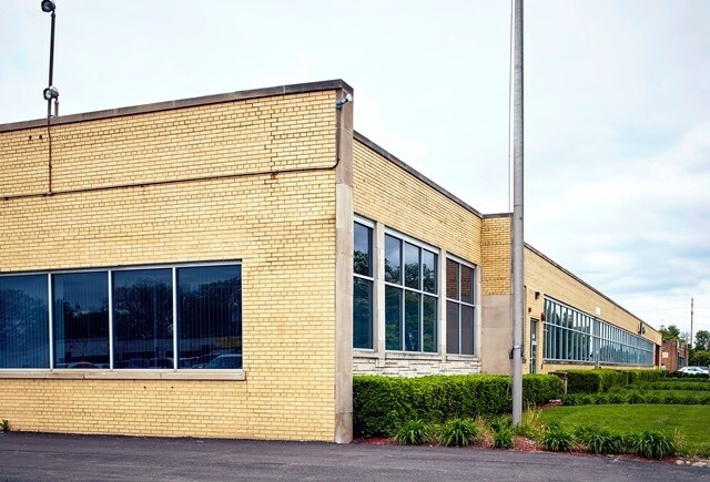 More Photos Of 2600 W Washington Blvd, Bellwood Light Manufacturing For Lease