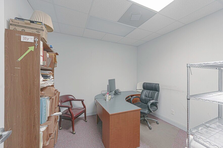 More Photos Of 10310 Memory Ln, Chesterfield Office For Sale