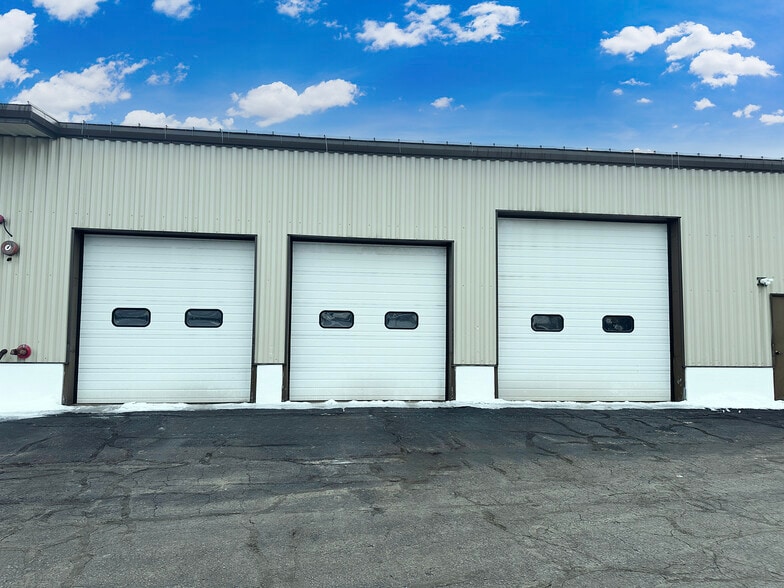 More Photos Of 92 Manchester St, Concord Auto Repair For Lease