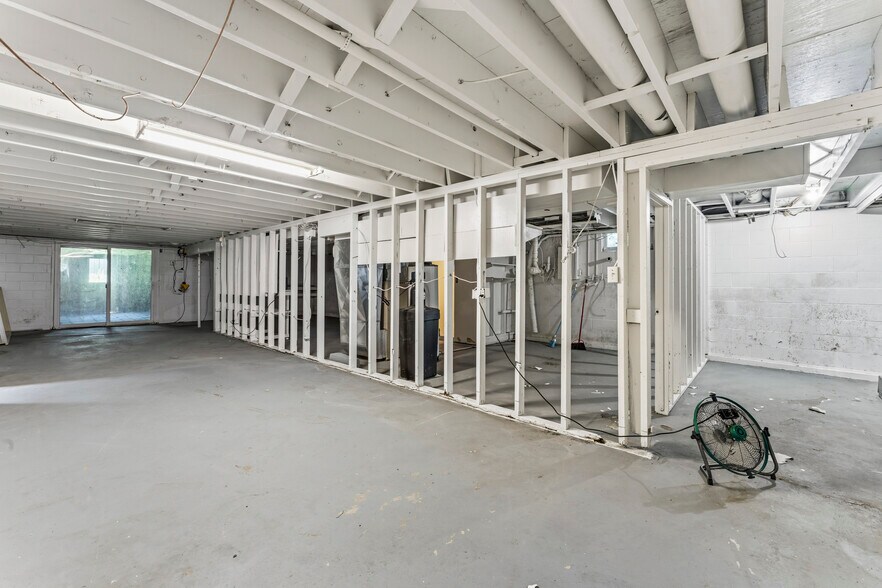 More Photos Of 2225 US-63 Hwy, Stewartville Warehouse For Sale