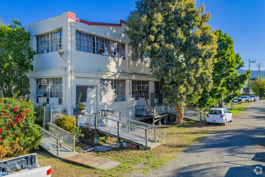 More Photos Of 1050-1066 47th Ave, Oakland Apartments For Lease