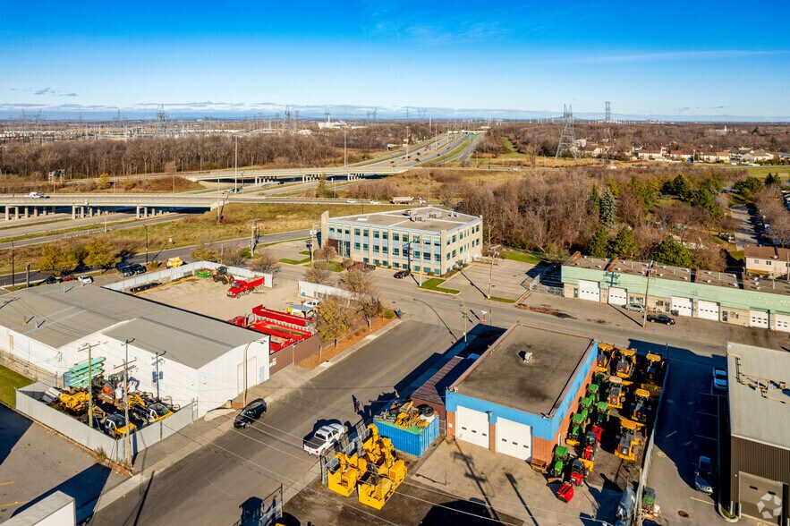 More Photos Of 13200 Boul Métropolitain E, Montréal Office For Sale